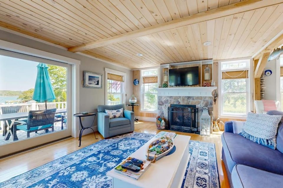 TV and multimedia, Living room, Seating area