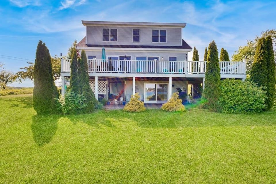 Property building, Day, Natural landscape, Garden, Garden view