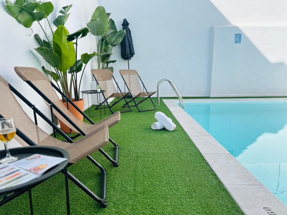 Garden, Swimming pool, sunbed