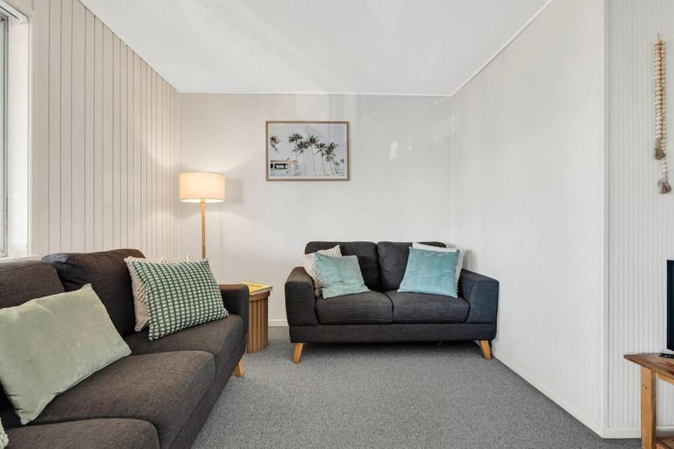 White Dolphin, Unit 7 Apartment in Gold Coast