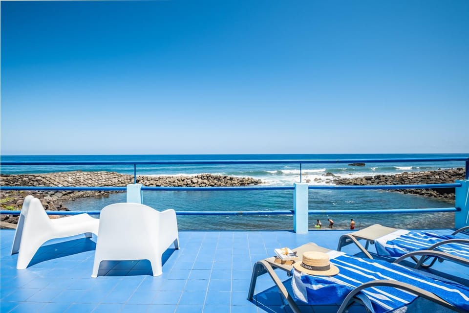 View (from property/room), Balcony/Terrace, Beach, Sea view, sunbed