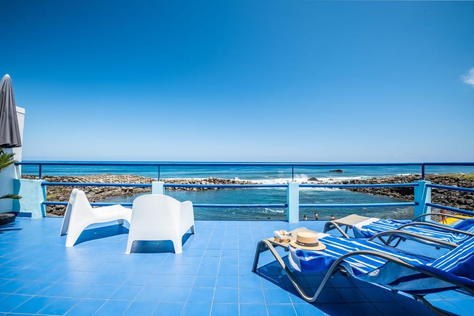 Natural landscape, View (from property/room), Balcony/Terrace, Beach, Sea view, sunbed