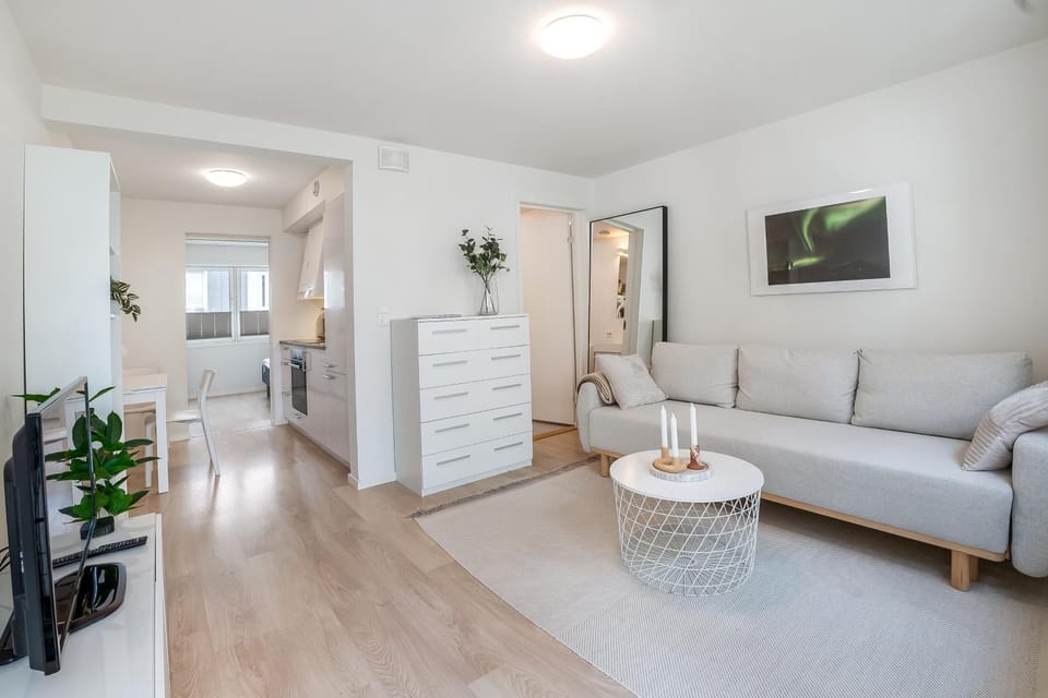 Bed, Living room, Photo of the whole room, Seating area