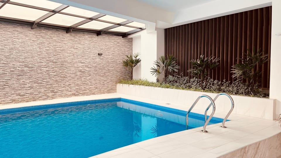 Swimming pool, Swimming pool