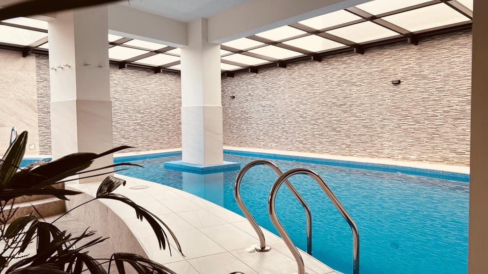Swimming pool, Swimming pool