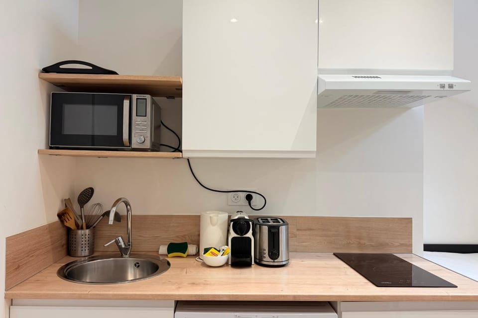 Le Verlaine - parking et wifi inclus - 11 min en transports métro B Apartment in Lyon