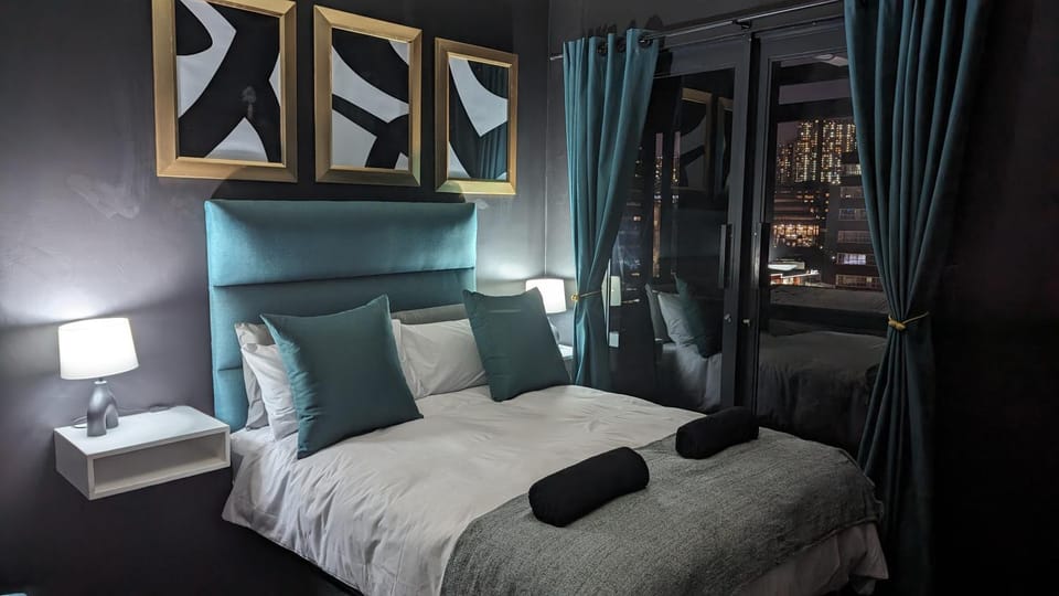 Bed, Decorative detail, Bedroom, towels