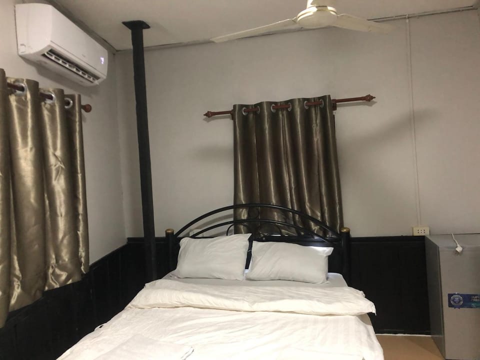 Batman guesthouse Hotel in Vientiane