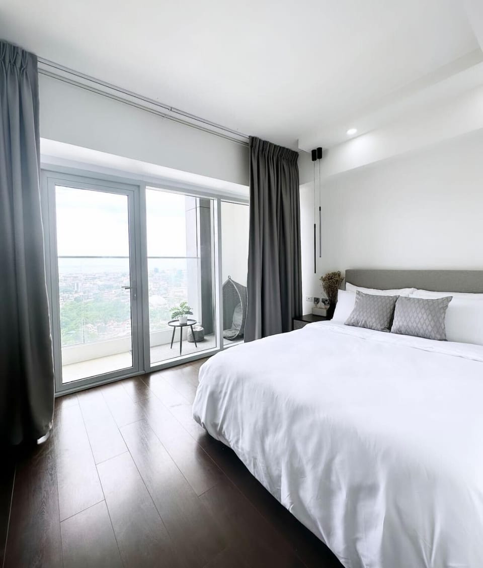 emerin suites @ Aeon Towers Apartment hotel in Davao City
