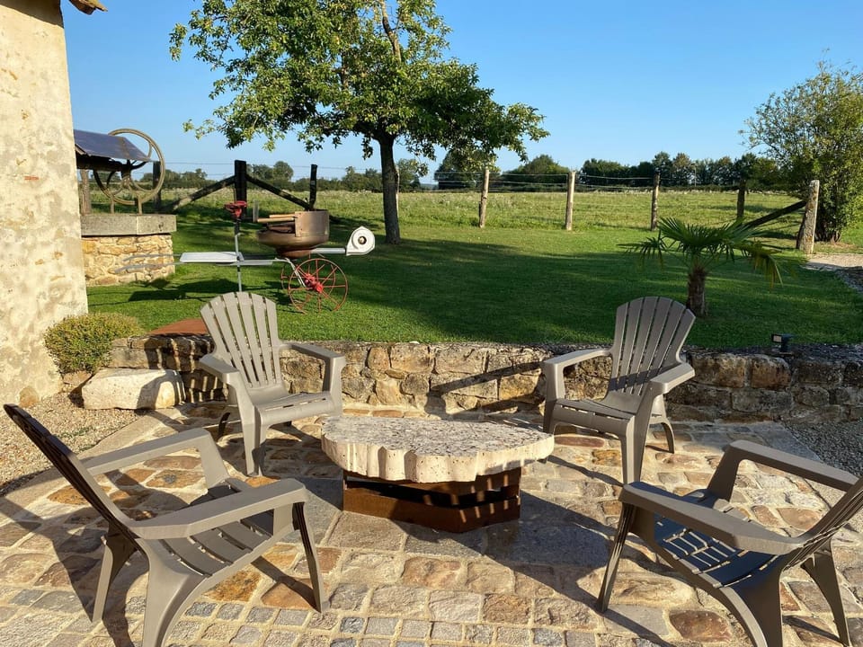 Gîte de charme au bord de l'eau, à 30min du Mans, cadre paisible avec pêche et randonnées à proximité - FR-1-410-414 House in Pays de la Loire