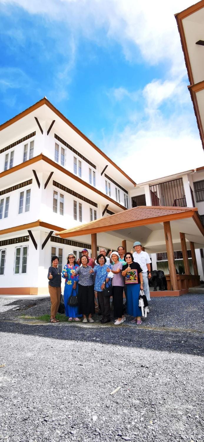 Property building, Facade/entrance, People, group of guests