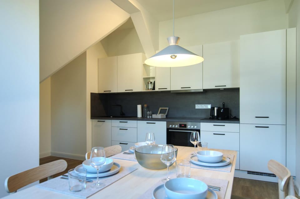 Seating area, Dining area, kitchen