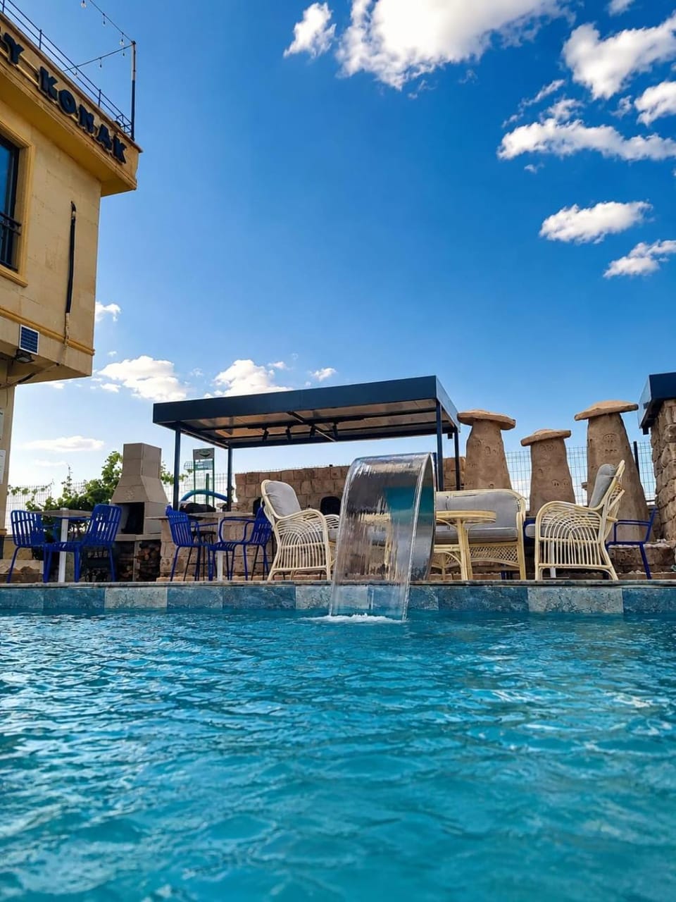Day, Natural landscape, Pool view, Swimming pool, sunbed