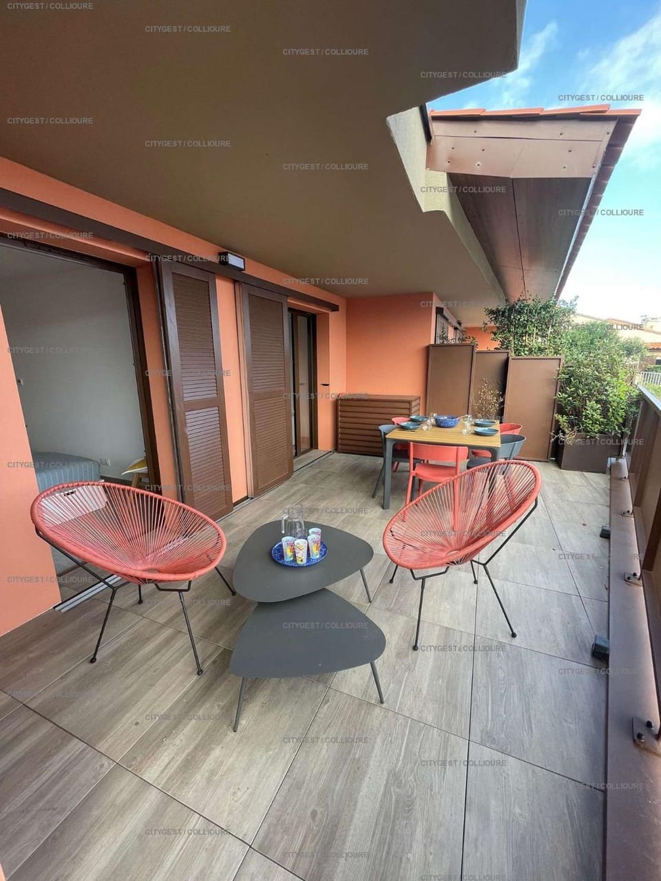 Patio, Day, Balcony/Terrace, Dining area