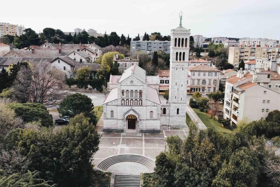 Property building, Nearby landmark, Natural landscape, Bird's eye view, Landmark view, Location