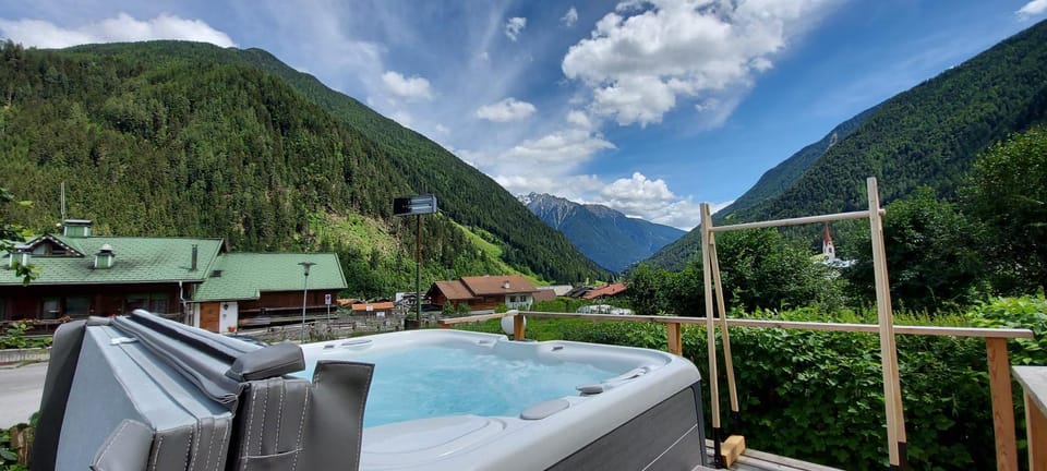 Garden, Hot Tub, Swimming pool