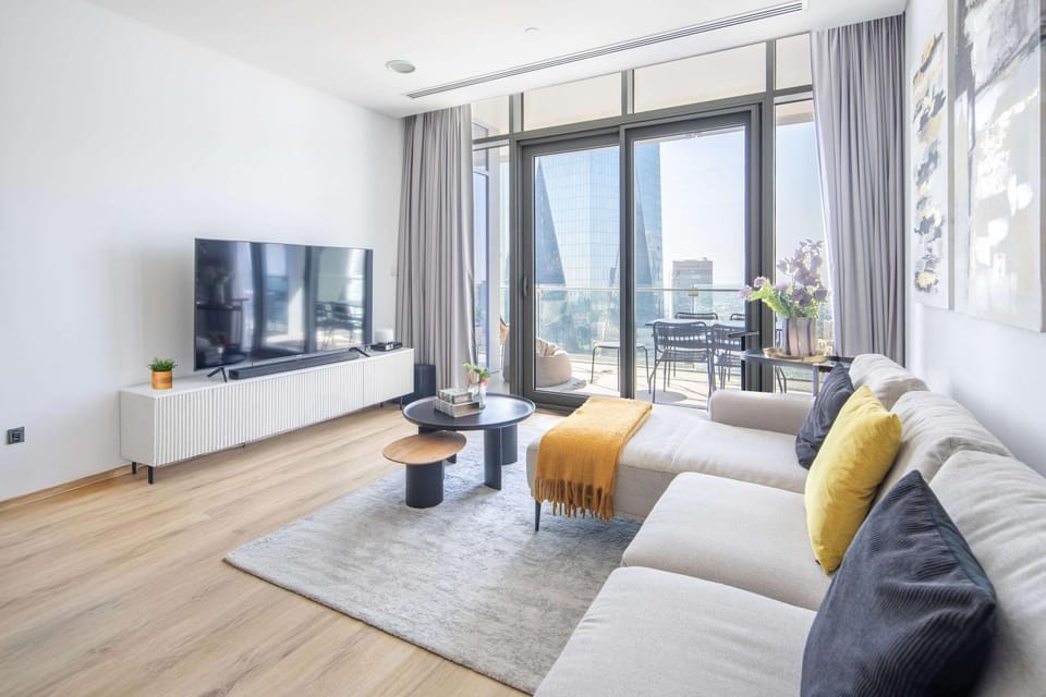 Frank Porter - Burj Daman Apartment in Dubai