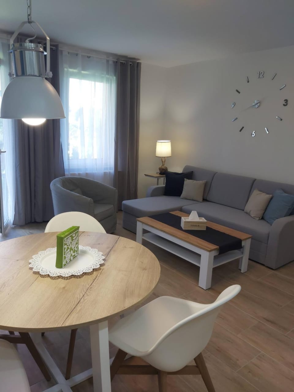 Living room, Seating area
