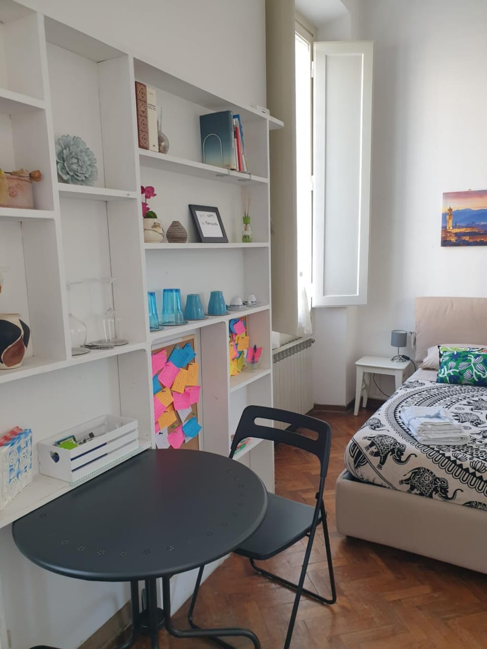 Photo of the whole room