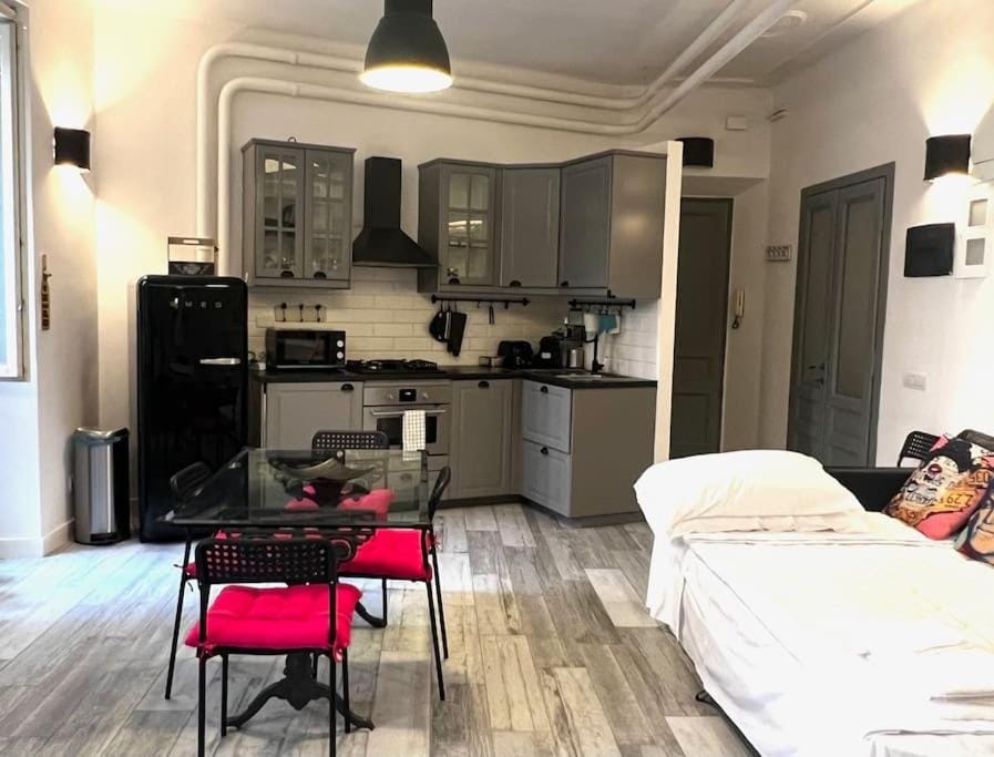 Kitchen or kitchenette, Living room