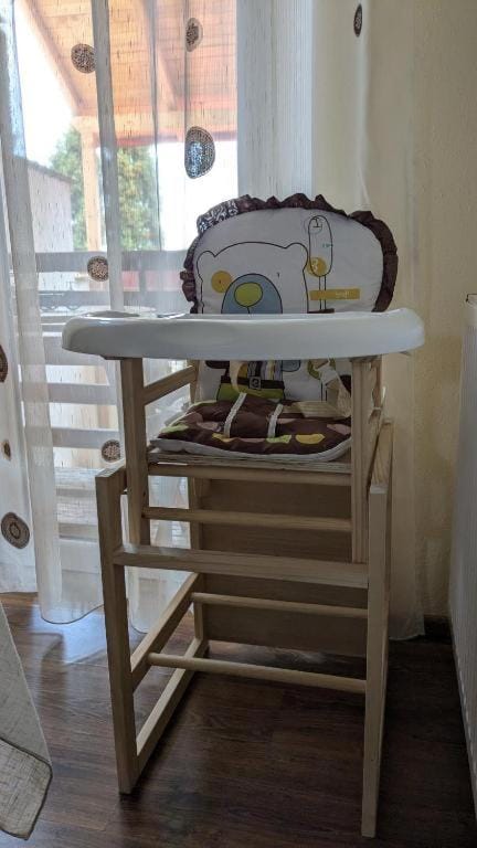Dining area, cot