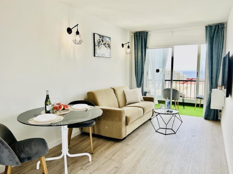 TV and multimedia, Balcony/Terrace, Living room, Dining area, Sea view