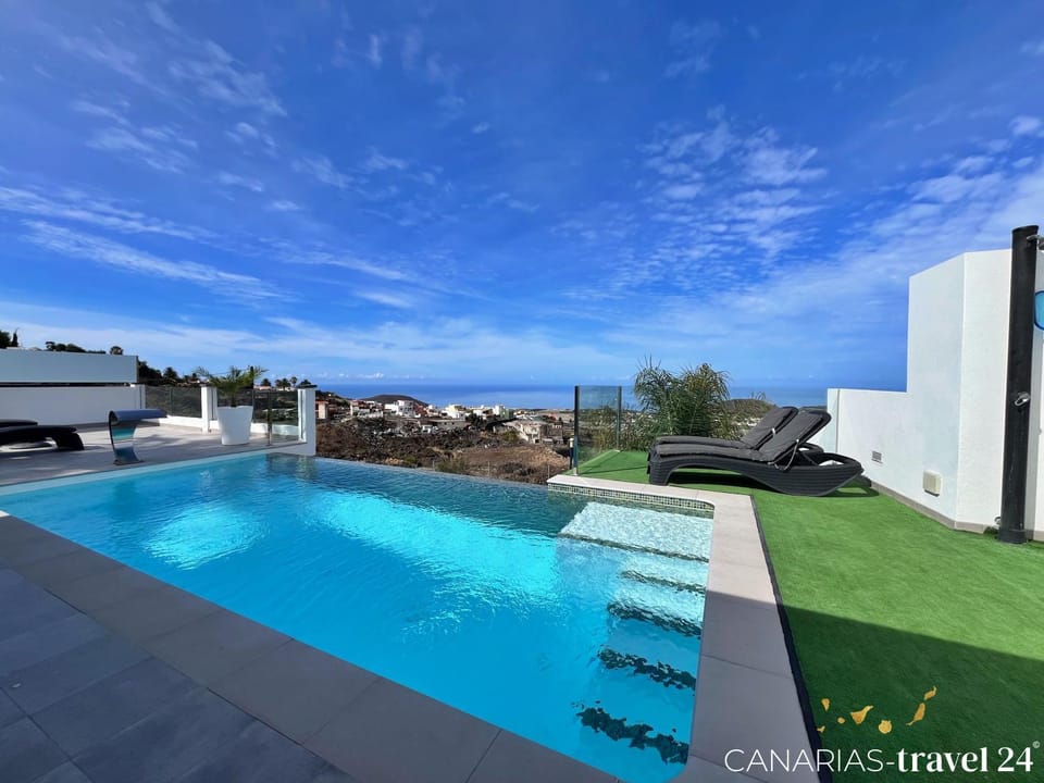 Los Roquito I Villa in La Palma