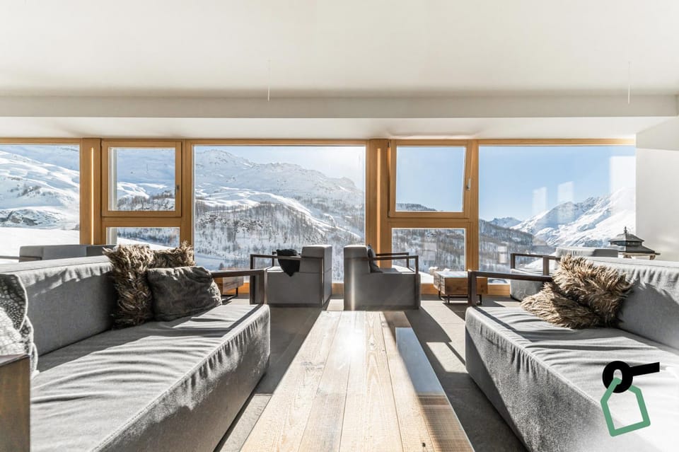 Lounge or bar