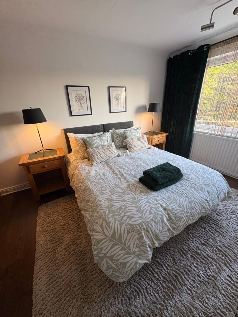 Bed, Photo of the whole room, Bedroom