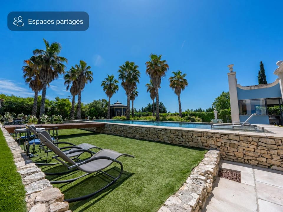 Blue Palm Provence Villa & Chambres Bed and Breakfast in Aix-en-Provence