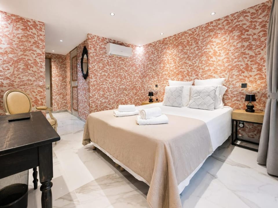 Blue Palm Provence Villa & Chambres Bed and Breakfast in Aix-en-Provence