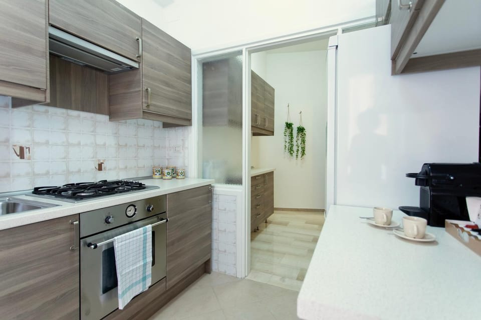Kitchen or kitchenette, Dining area, pet friendly