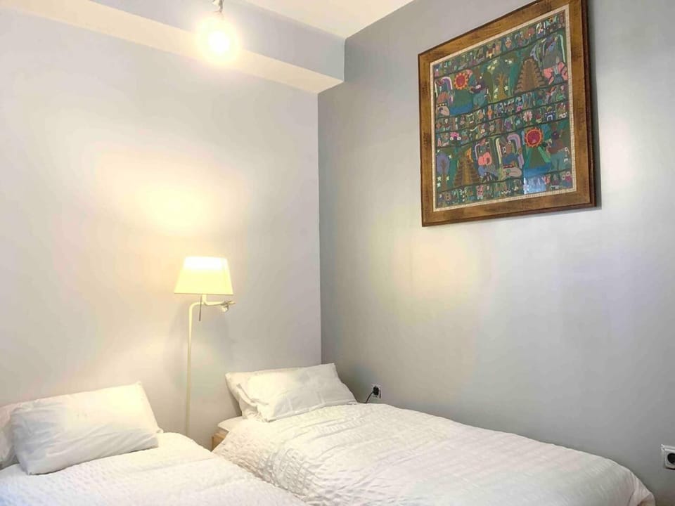 Un hogar en el centro con parking gratuito Apartment in Zaragoza