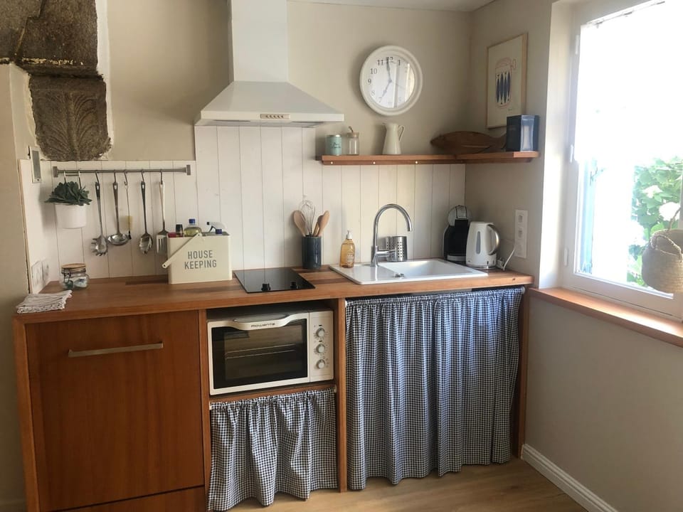 Coffee/tea facilities, Kitchen or kitchenette, dishwasher, minibar, stove, toaster