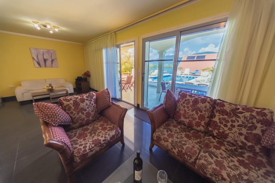 Villa Tivat Villa in Kotor Municipality