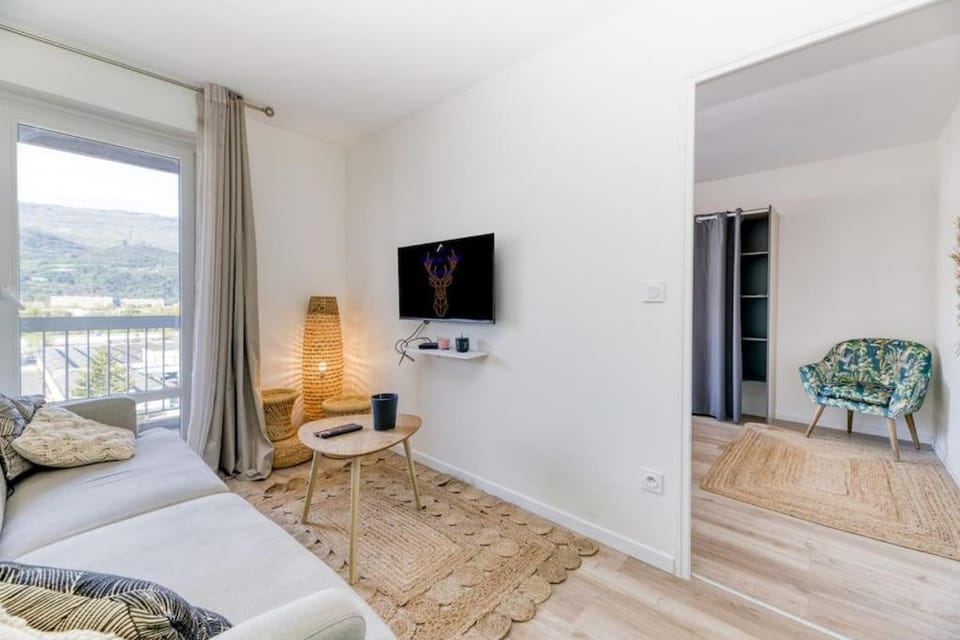 Superbe : parking gratuit + fibre wifi + balcon Apartment in Grenoble