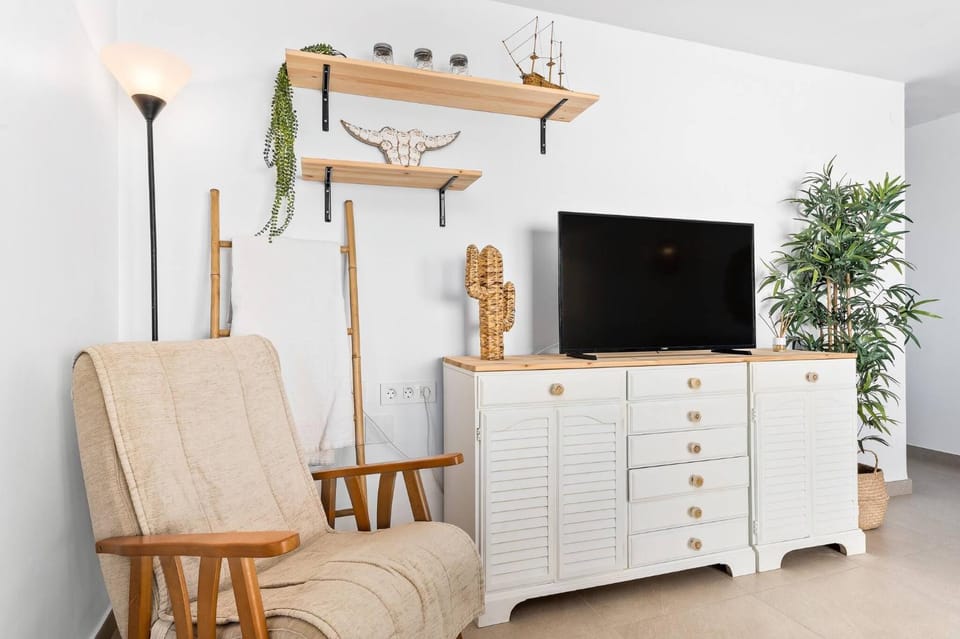 Communal lounge/ TV room, Living room