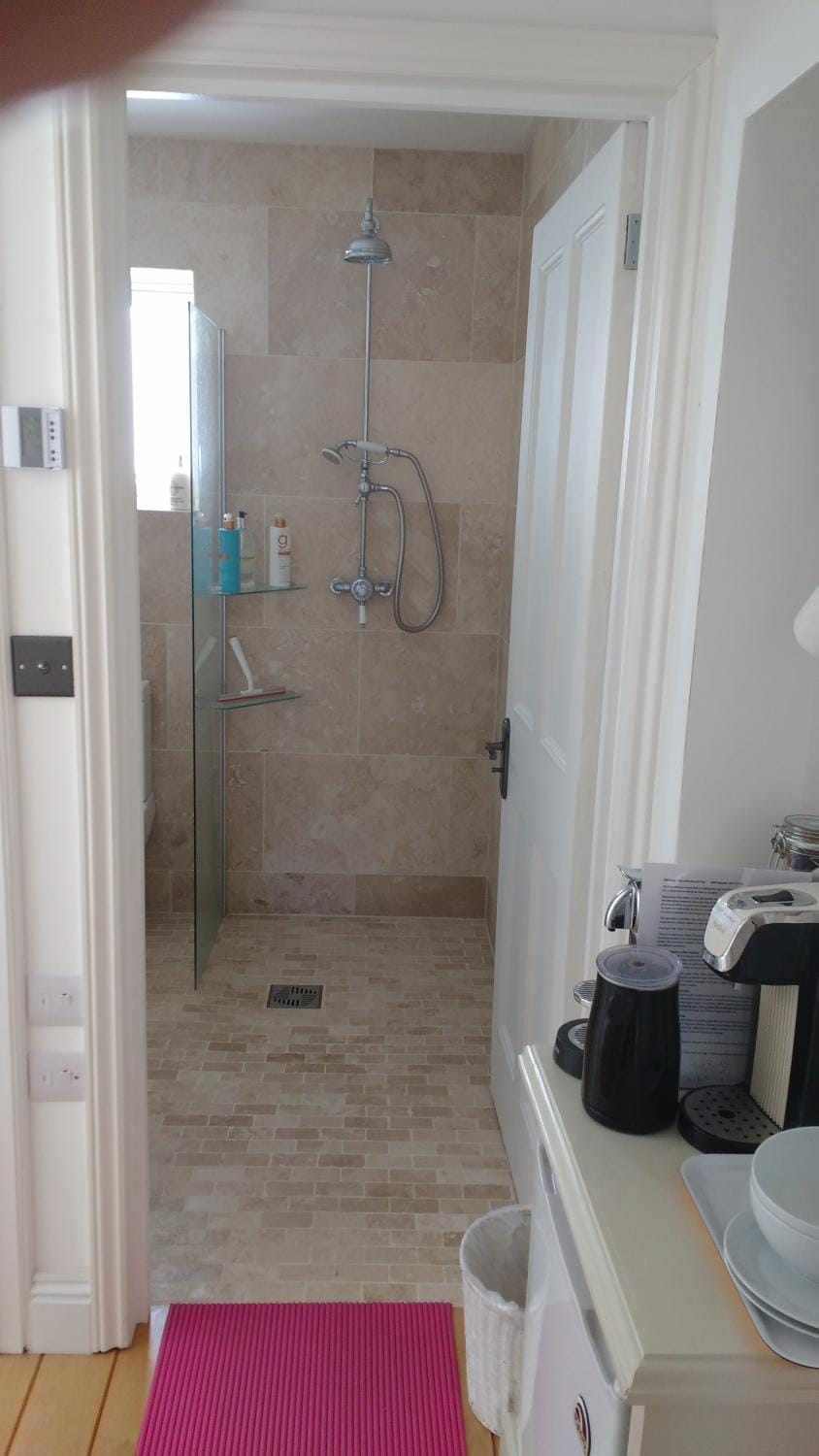 Cedar Shade Cottage Ensuite Private Annexe with Parking Bed and Breakfast in Sidmouth
