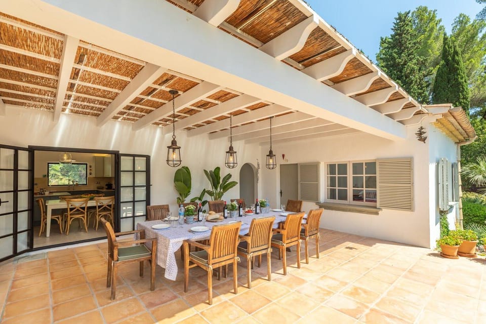 Property building, Patio, Off site, Day, Summer, View (from property/room), Balcony/Terrace, Dining area