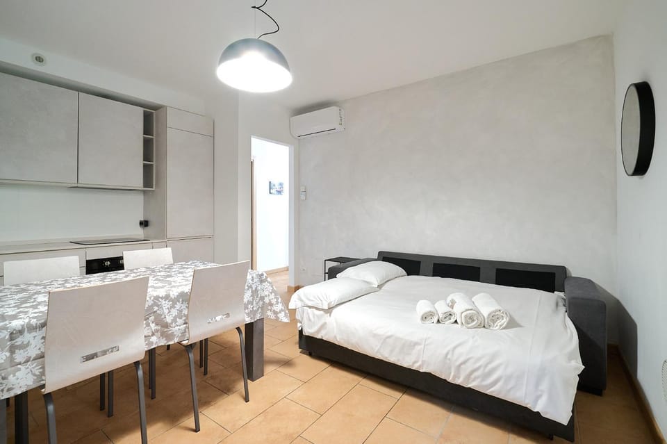 Xenia Apartments - Spacious and bright new flat with garden Apartment in Milan