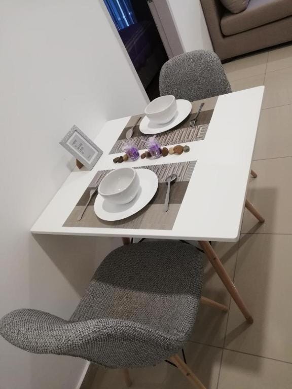 I-Suite Block B [2r1b] # I-City [ Free Wifi + Parking ] Apartment in Selangor, Malaysia