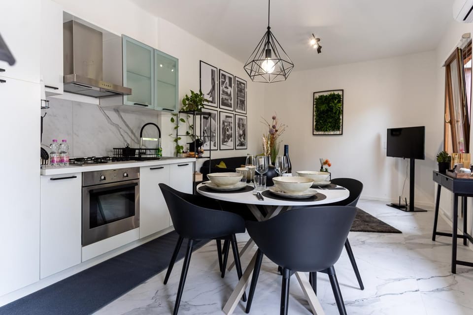 Kitchen or kitchenette, Dining area, pet friendly, stove