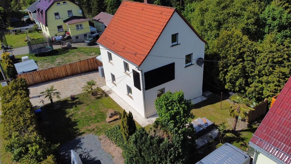 Property building, Day