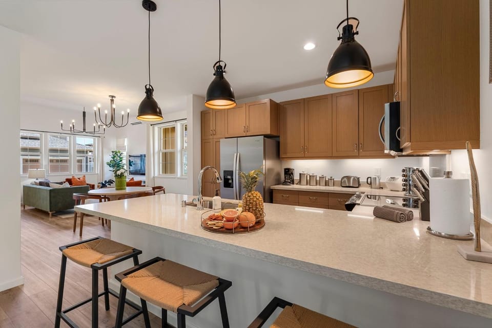 Seating area, kitchen