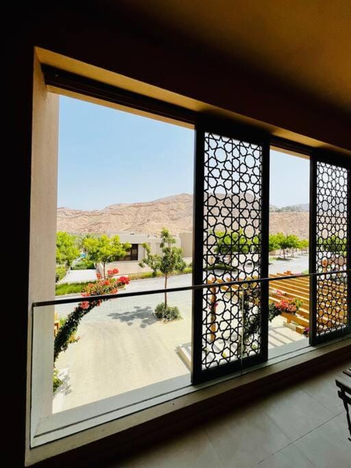View (from property/room), Balcony/Terrace, Mountain view, Pool view