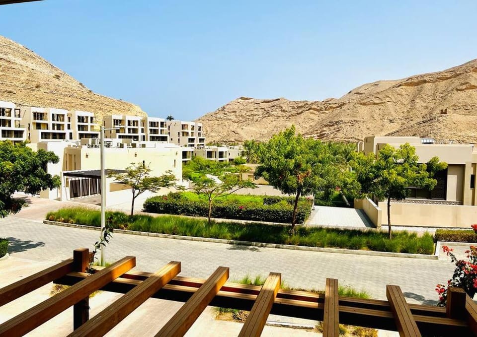 Property building, Day, Natural landscape, Mountain view
