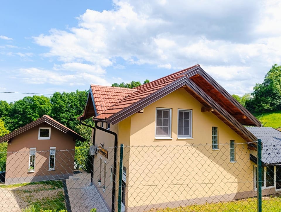 VA vikendica Tesanj House in Federation of Bosnia and Herzegovina