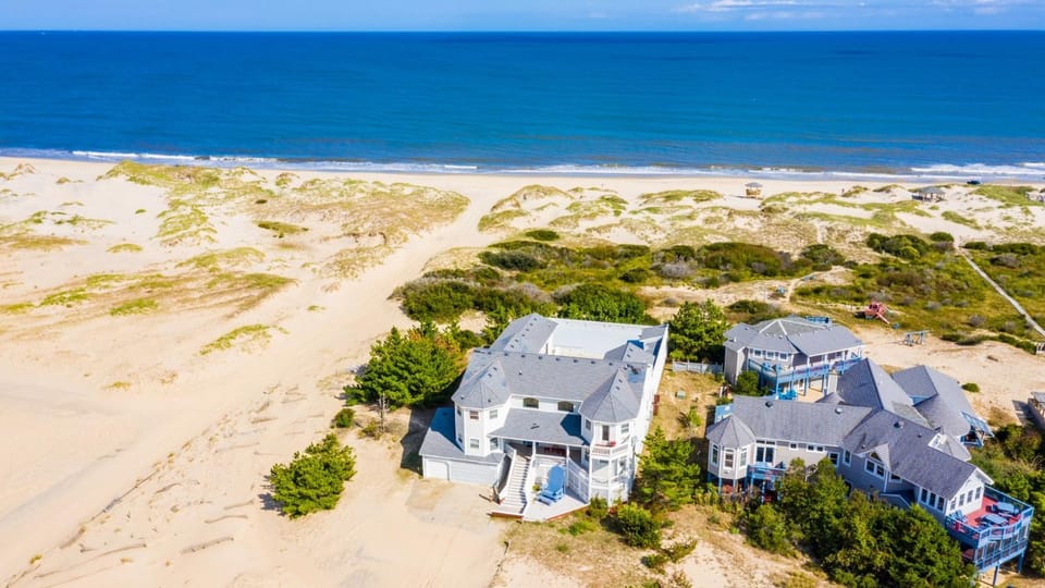 OCEANFRONT, 17 BRs, Ocean Views, Priv Pool, Rec Rm, Theatr Rm! 4x1487, The Dream House in Carova Beach