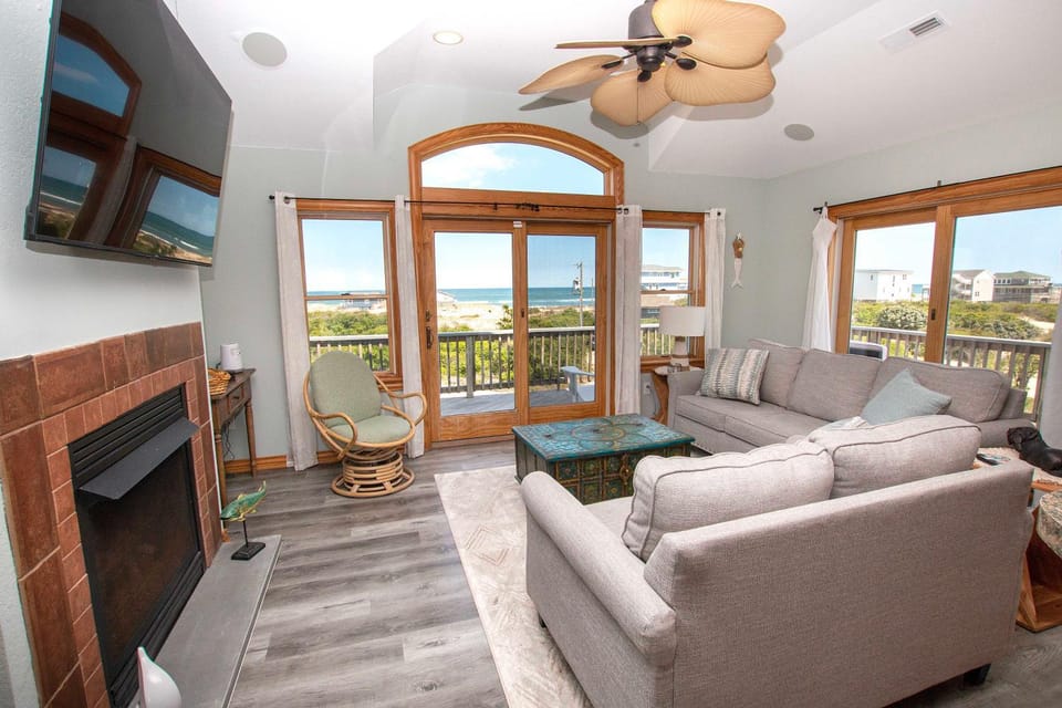 Oceanside, Private Pool, Wild Horses, Hot Tub, 4x1614, Let's Just Sea House in Carova Beach