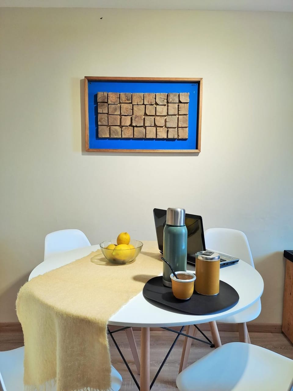 Seating area, Dining area